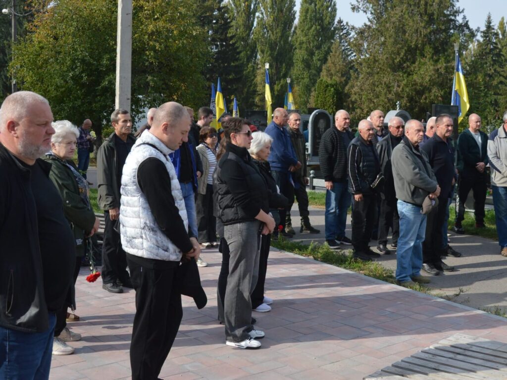 У Полтаві провели в останню путь відомого мотоболіста Володимира Калініна