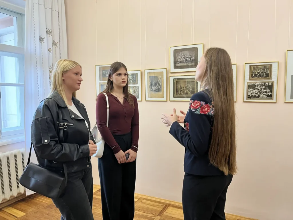 Миттєвості, що стали історією: у Полтаві показали старовинні фотографії з українцями минулих століть