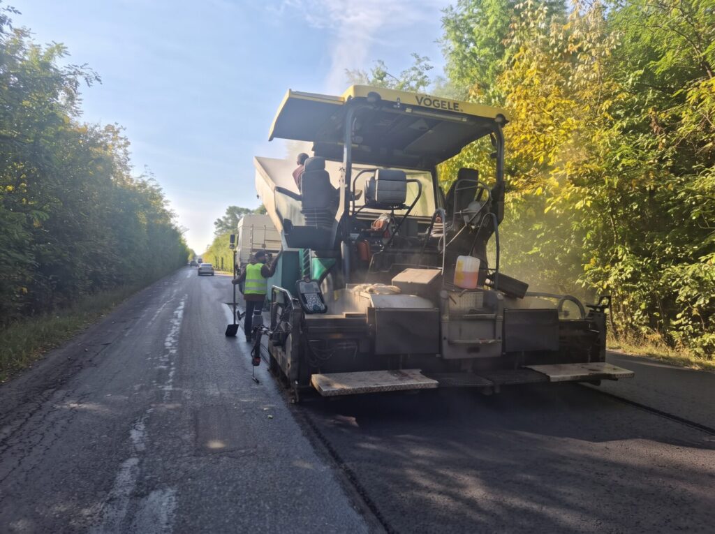 7,5 тисяч кв. метрів покриття: на Полтавщині тривають ремонти місцевих доріг