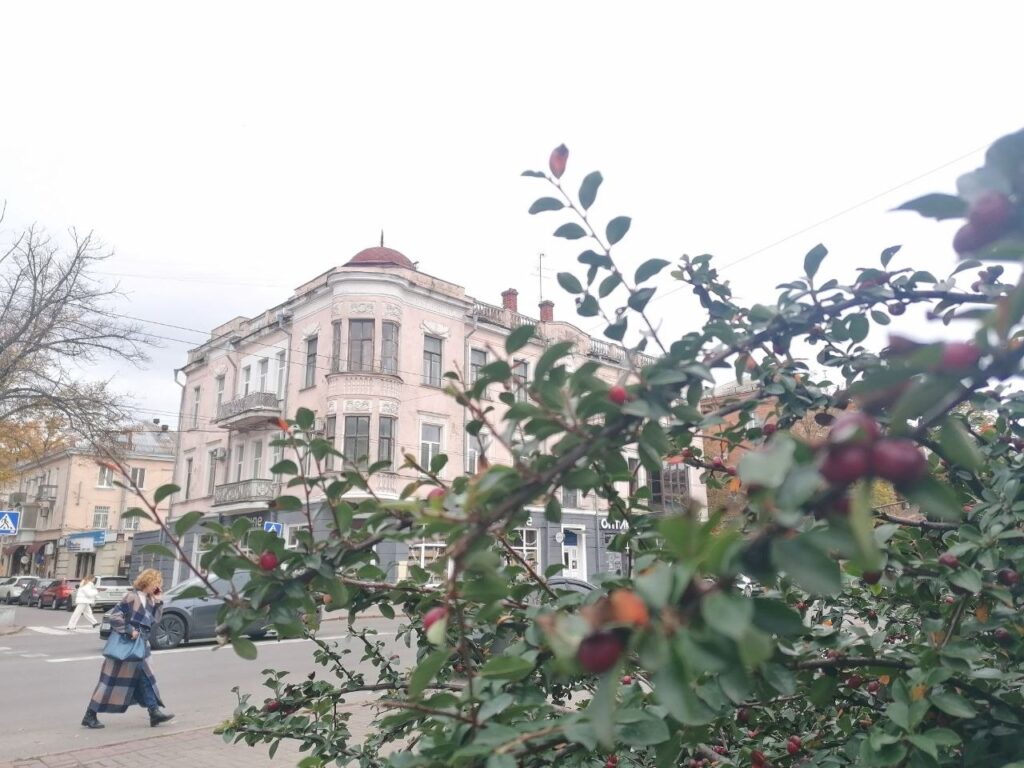 Антициклон утримує тепло: на Полтавщині до кінця тижня буде сухо та тепло понад кліматичну норму