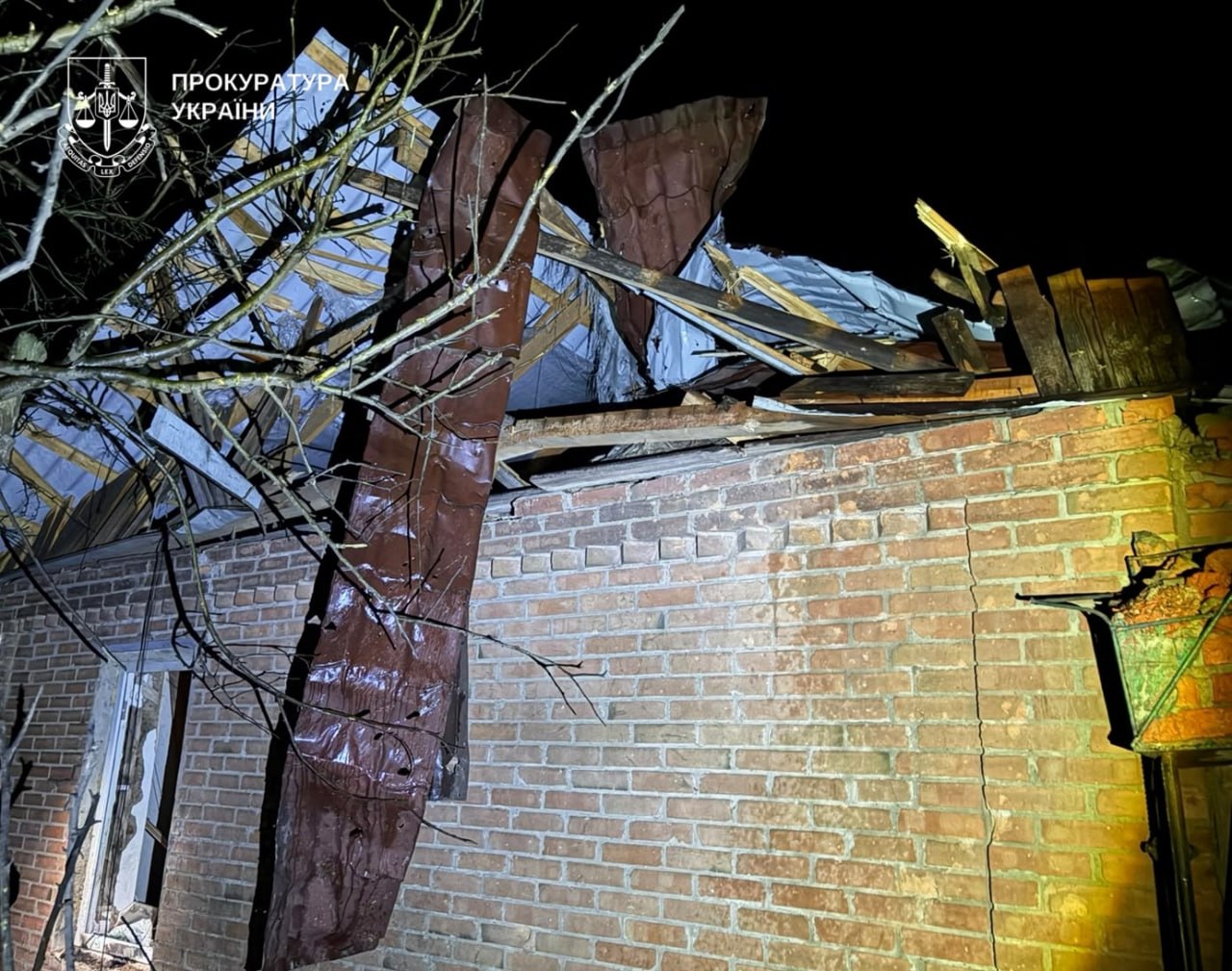 пошкоджений будинок