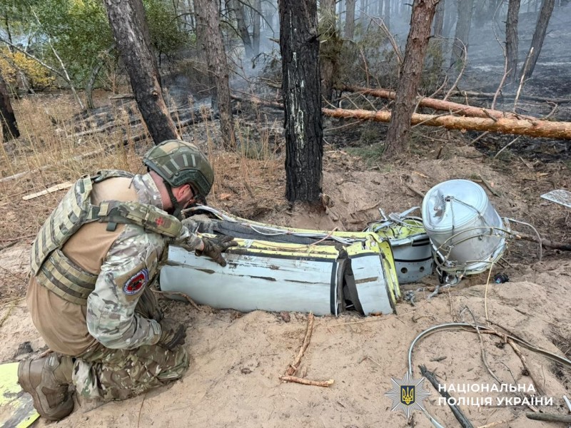 Вилучили та знищили на спецмайданчику: вибухотехніки поліції Полтавщини знешкодили нерозірвані бойові частини ракет і дронів
