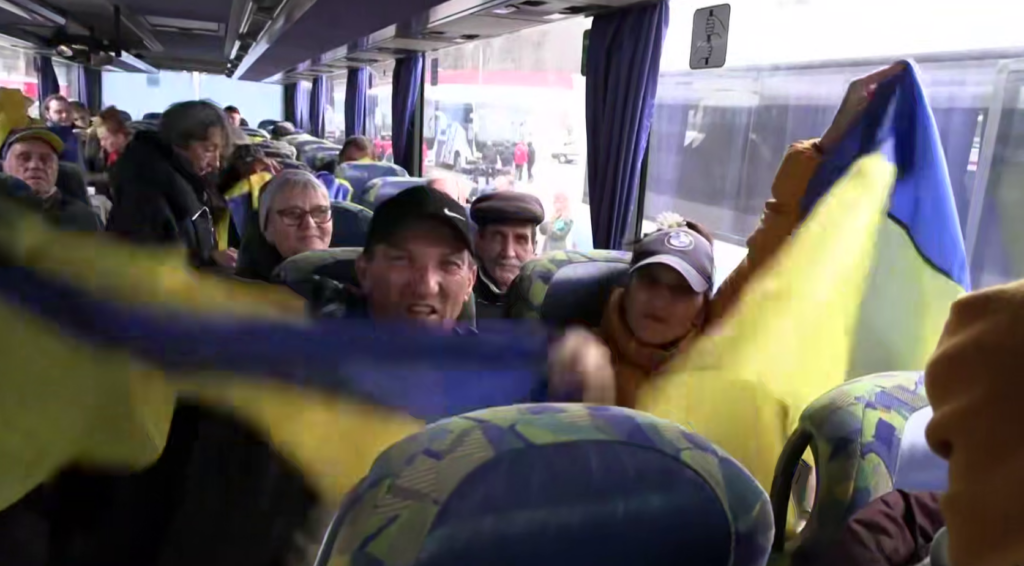 Евакуйовані жителі тимчасово окупованих Олешок перетнули кордон України на Чернігівщині