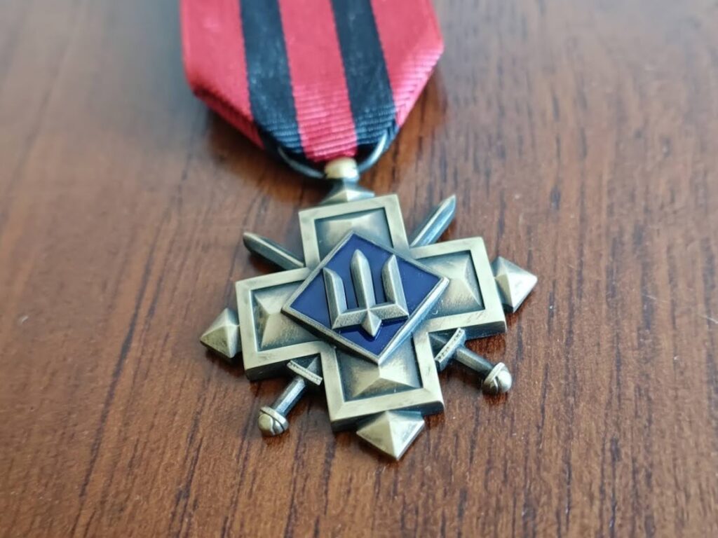 На Лубенщині ветерану ЗСУ вручили відзнаку Головнокомандувача “Золотий хрест”