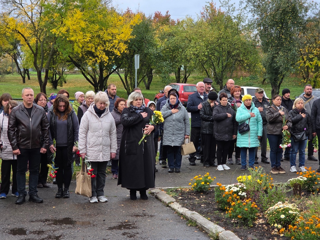 https://myrgorod.pl.ua/news/na-fasadi-petrivtsivskoji-gimnaziji-vidkryly-memorialni-doshky-trom-poleglym-gerojam