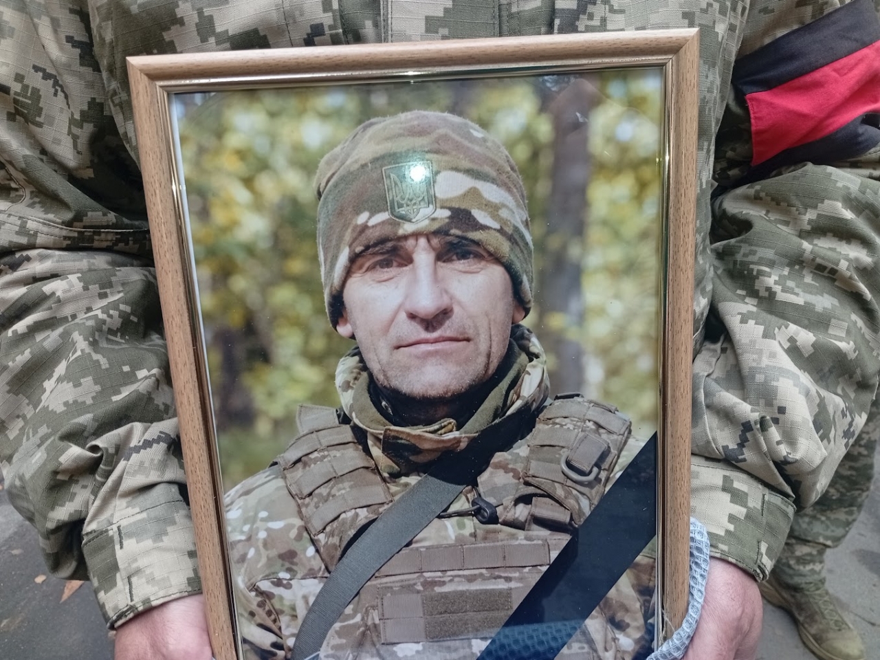 Миргородська громада попрощалася із Захисником Олександром Закревським