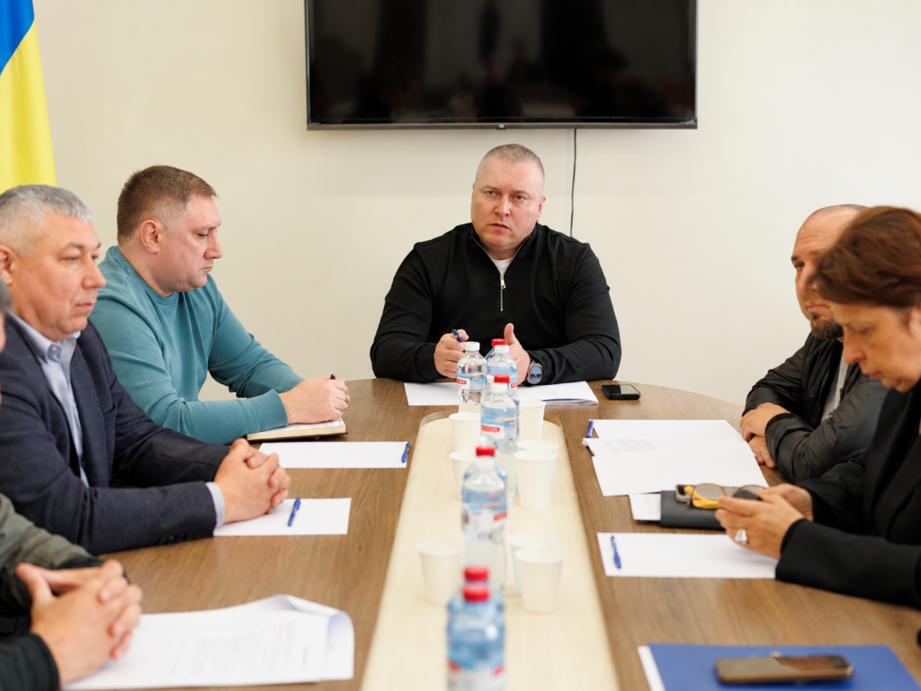 Віталій Дяківнич провів особистий прийом громадян: говорили про Затуринське кладовище та проблеми дороги