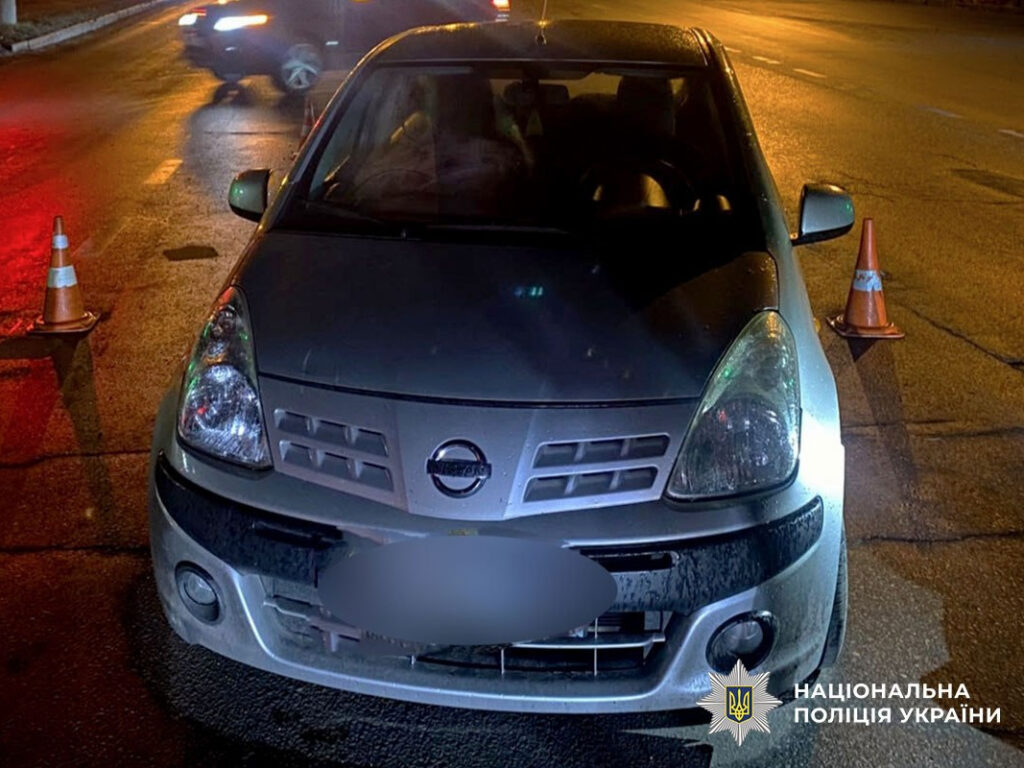 У Полтаві Nissan збив 54-річну жінку на перехресті: пішохідку госпіталізували