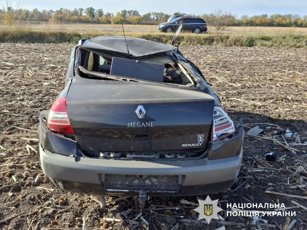 На Полтавщині перекинувся Renault Megane: водій у важкому стані