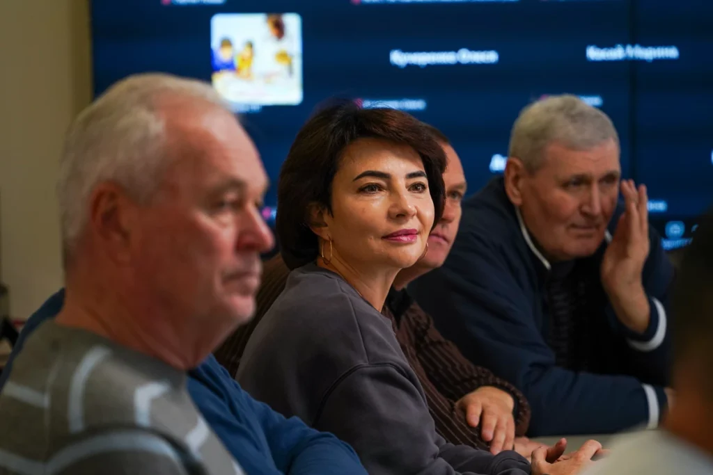 люди на засіданні
