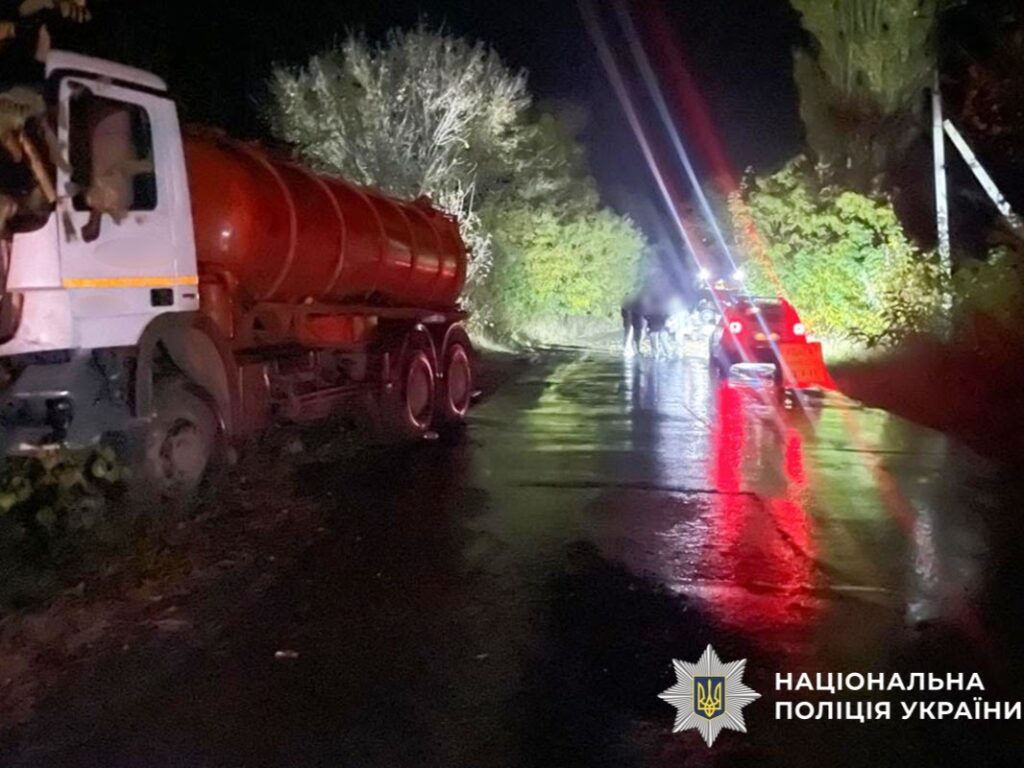 Смертельна аварія на Миргородщині: через зіткнення легковика, яким керував нетверезий водій, із вантажівкою загинула  37-річна жінка