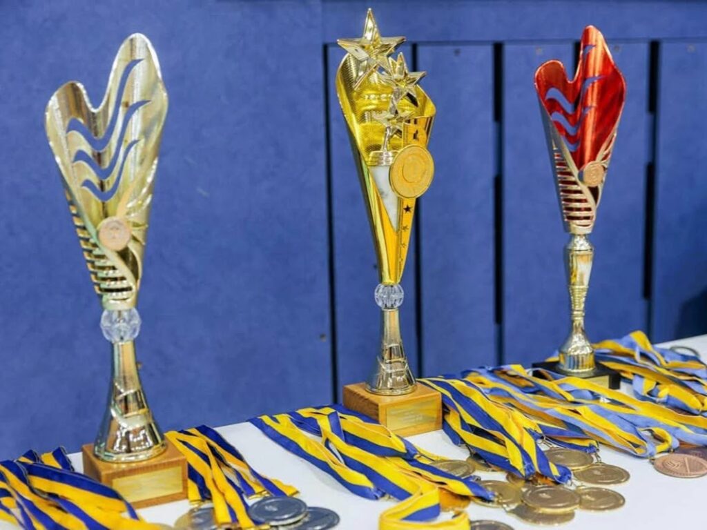 Сила духу та жага до перемоги: на Полтавщині відбувся чемпіонат області з волейболу сидячи серед спортсменів та ветеранів